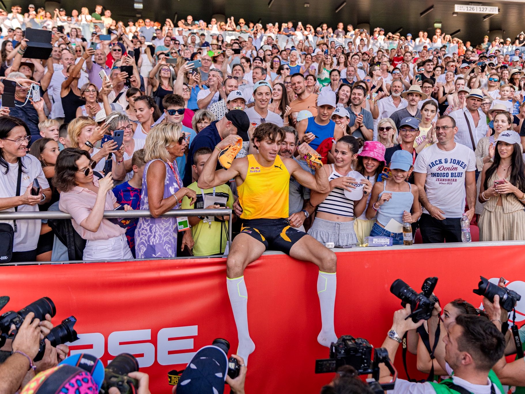 Historic World Record, Record-Breaking Performances, and an Incredible Atmosphere at the Gyulai István Memorial – Hungarian Athletics Grand Prix